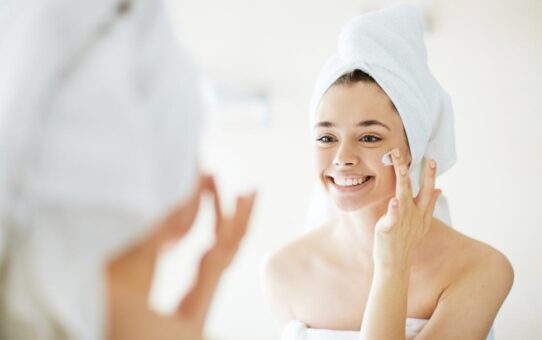 Achieve Long-lasting Youthful Skin Using These Skincare Habits