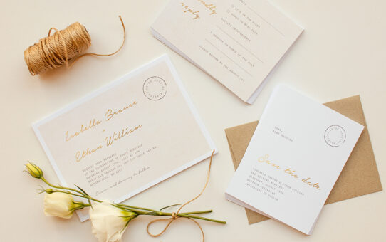 SHOULD YOU DESIGN YOUR OWN WEDDING INVITATIONS OR HIRE A DESIGNER