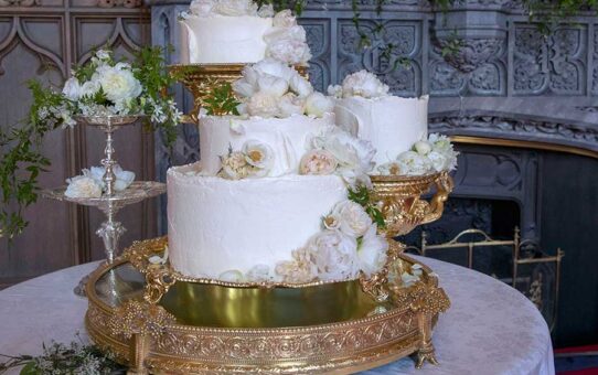 THE MOST BEAUTIFUL AND BREATHTAKING ROYAL WEDDING CAKES IN HISTORY