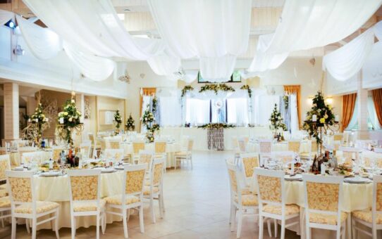 WEDDING TABLE SETUP – THE MOST IMPORTANT TABLE YOU WILL ARRANGE!